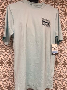 Billabong Men’s Pale Aqua Short Sleeve Rash Guard with Chest Wave  Graphic